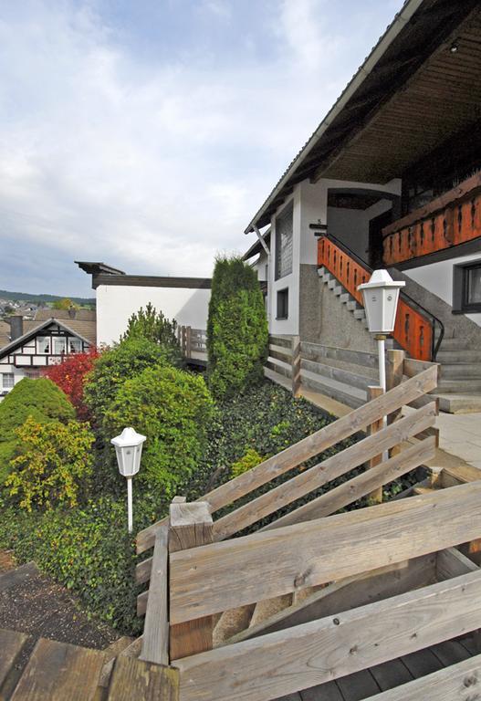 Pension "Dorfkrug" Winterberg Esterno foto