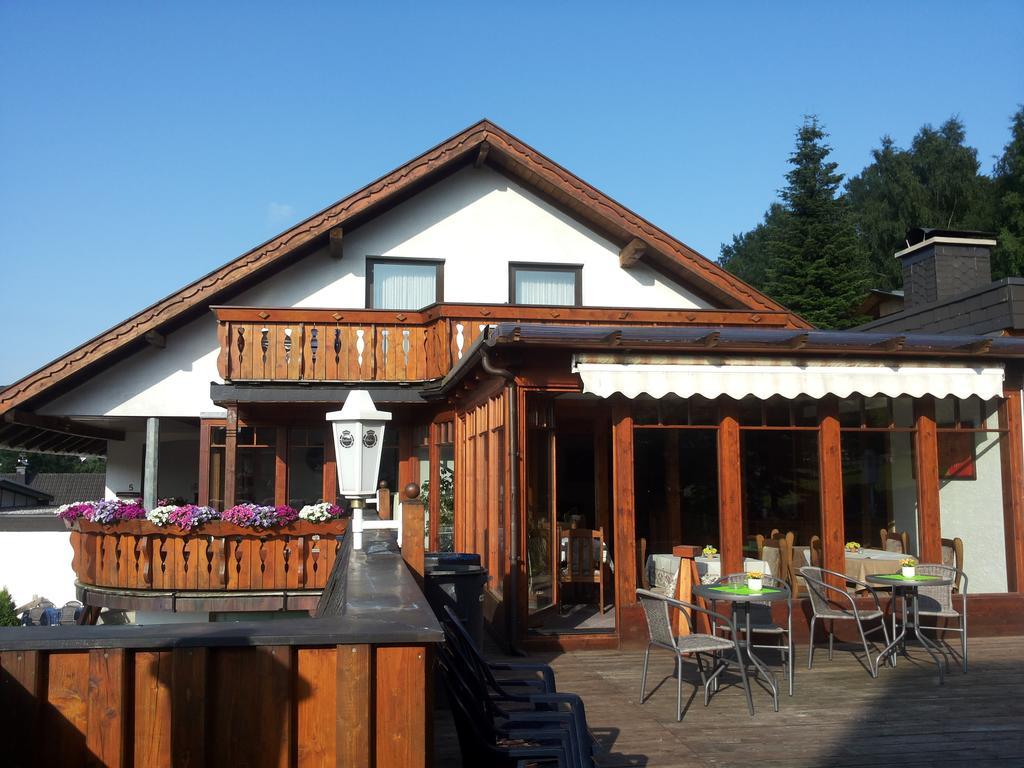 Pension "Dorfkrug" Winterberg Esterno foto