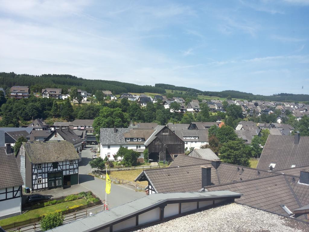 Pension "Dorfkrug" Winterberg Esterno foto