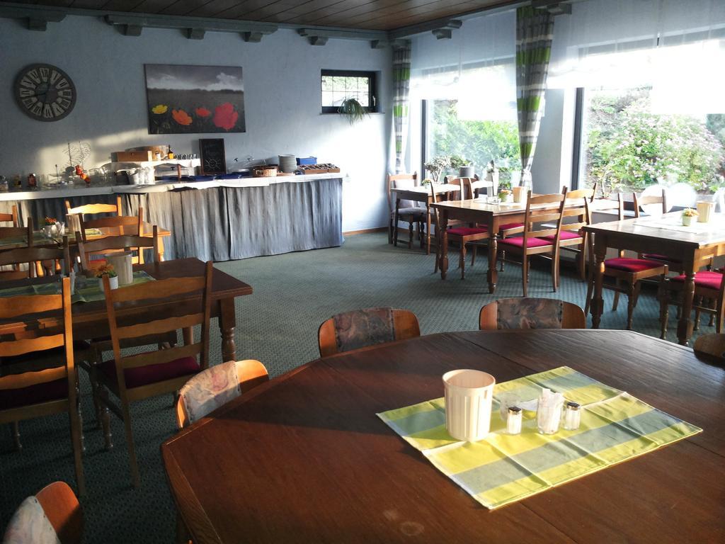 Pension "Dorfkrug" Winterberg Esterno foto