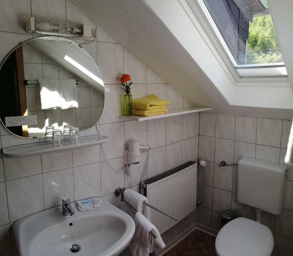 Pension "Dorfkrug" Winterberg Esterno foto